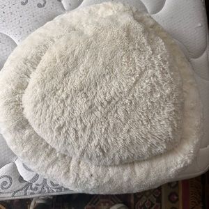 White/cream dog bed
